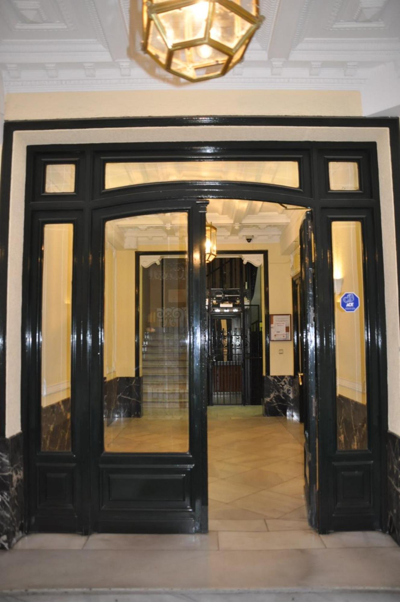 Hostal Mendoza Madrid Buitenkant foto