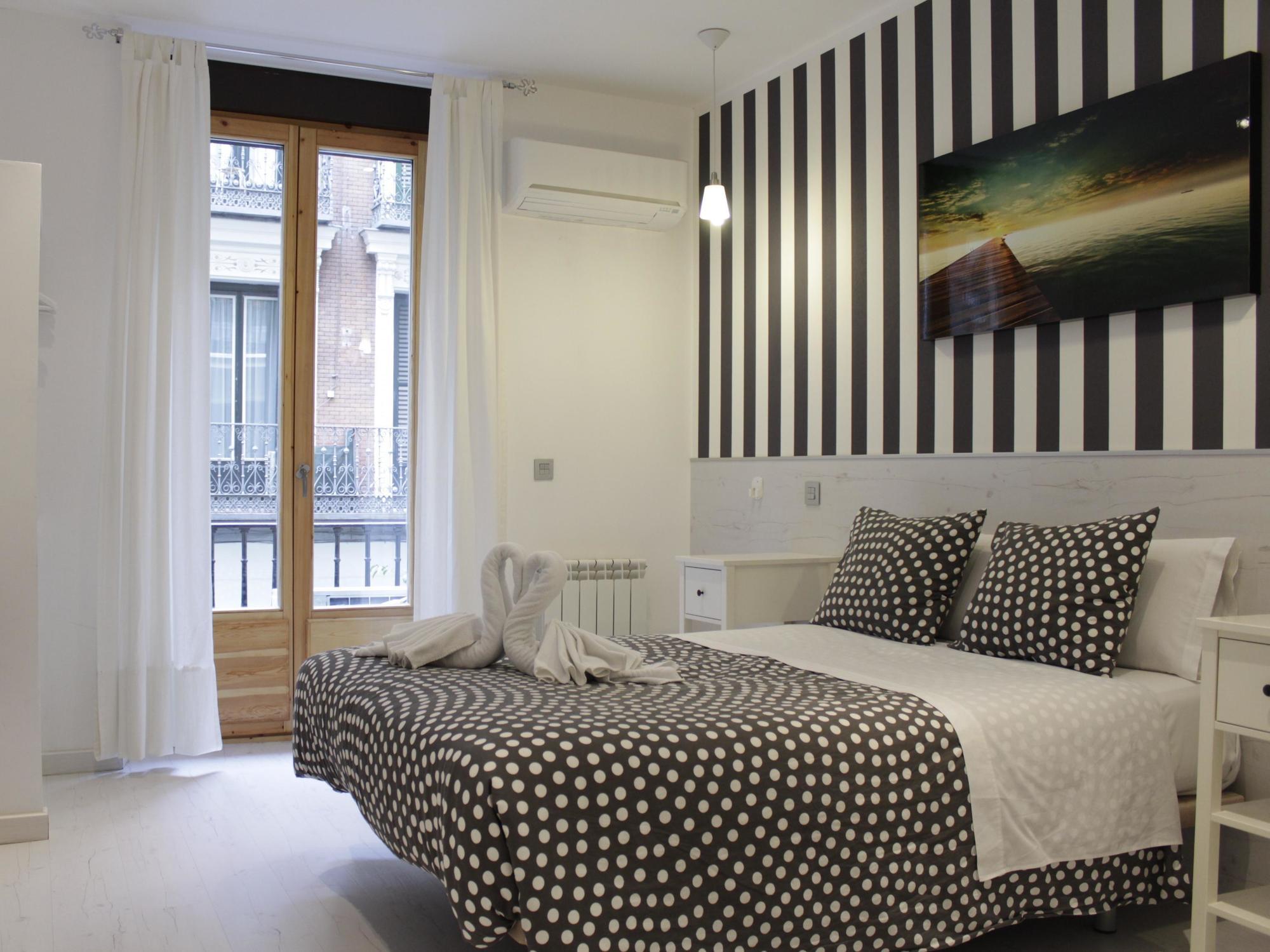 Hostal Mendoza Madrid Buitenkant foto