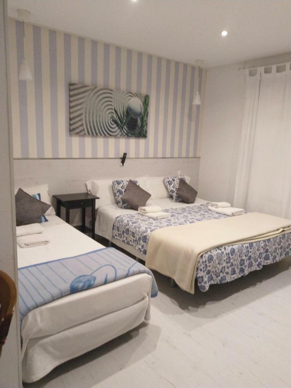 Hostal Mendoza Madrid Buitenkant foto