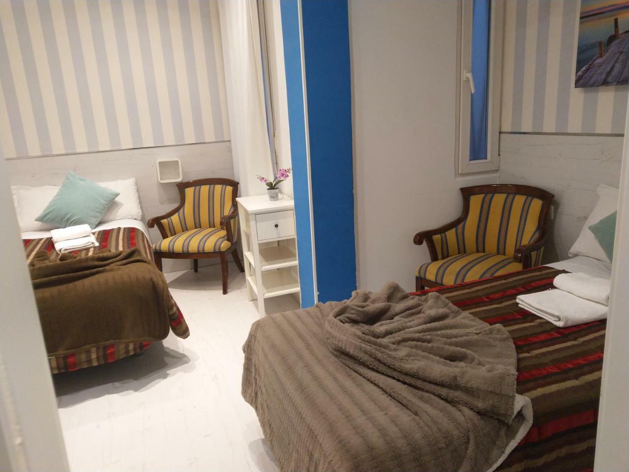 Hostal Mendoza Madrid Buitenkant foto