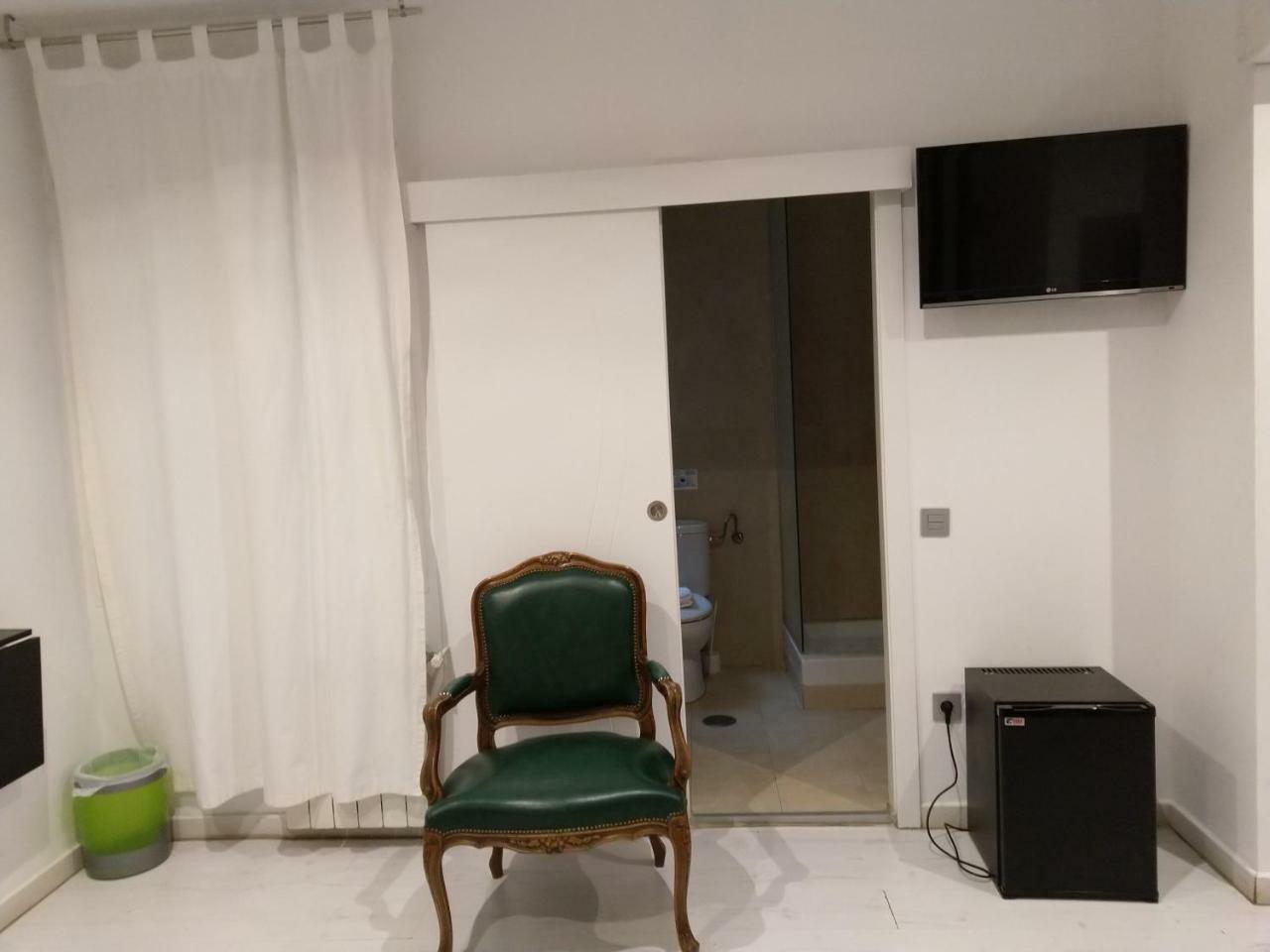 Hostal Mendoza Madrid Buitenkant foto