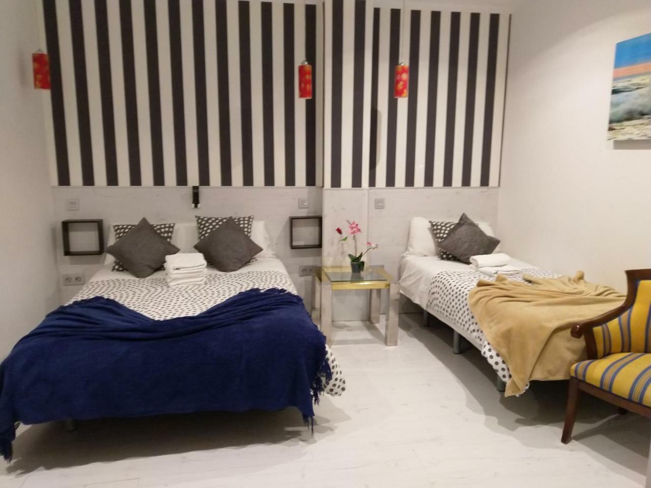 Hostal Mendoza Madrid Buitenkant foto