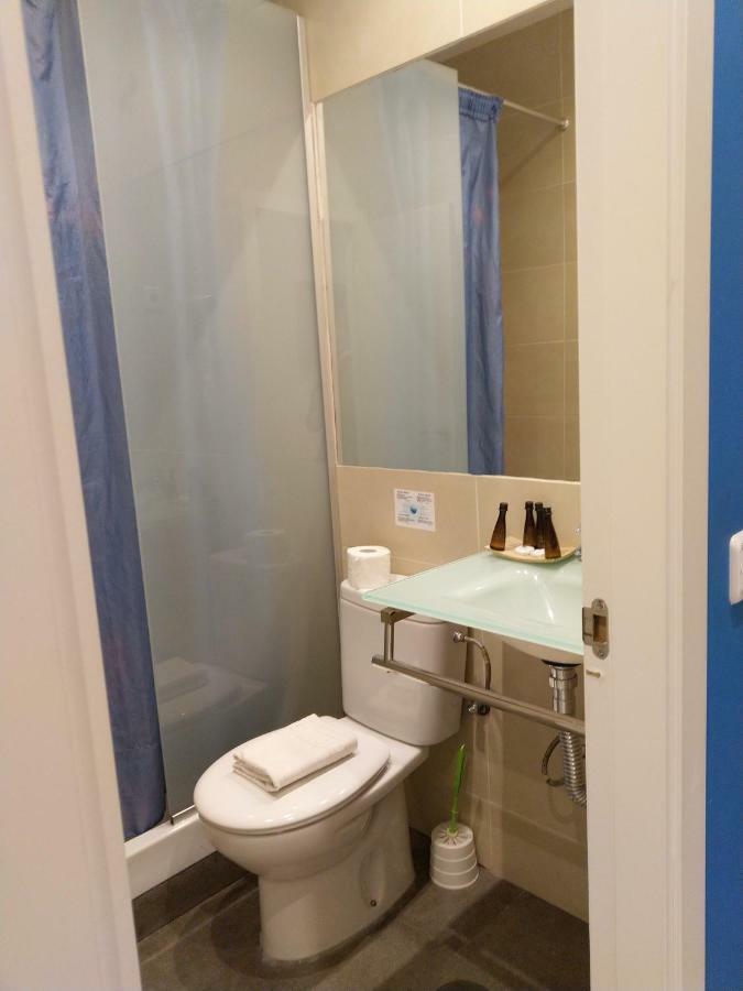 Hostal Mendoza Madrid Buitenkant foto