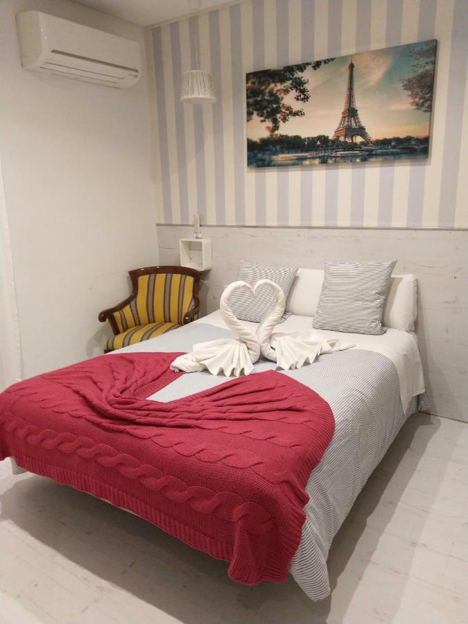 Hostal Mendoza Madrid Buitenkant foto
