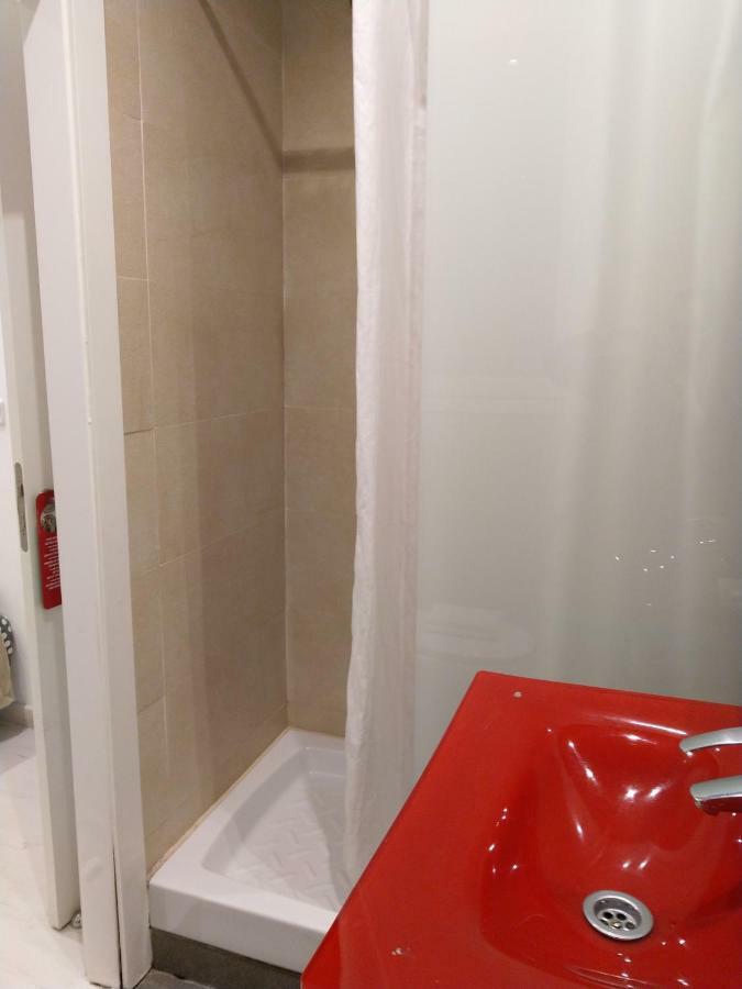 Hostal Mendoza Madrid Buitenkant foto