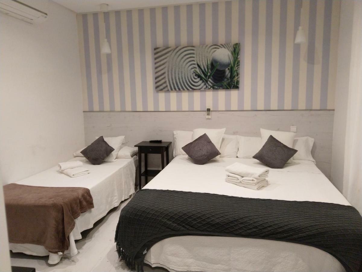 Hostal Mendoza Madrid Buitenkant foto