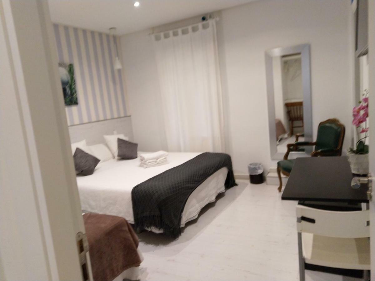 Hostal Mendoza Madrid Buitenkant foto