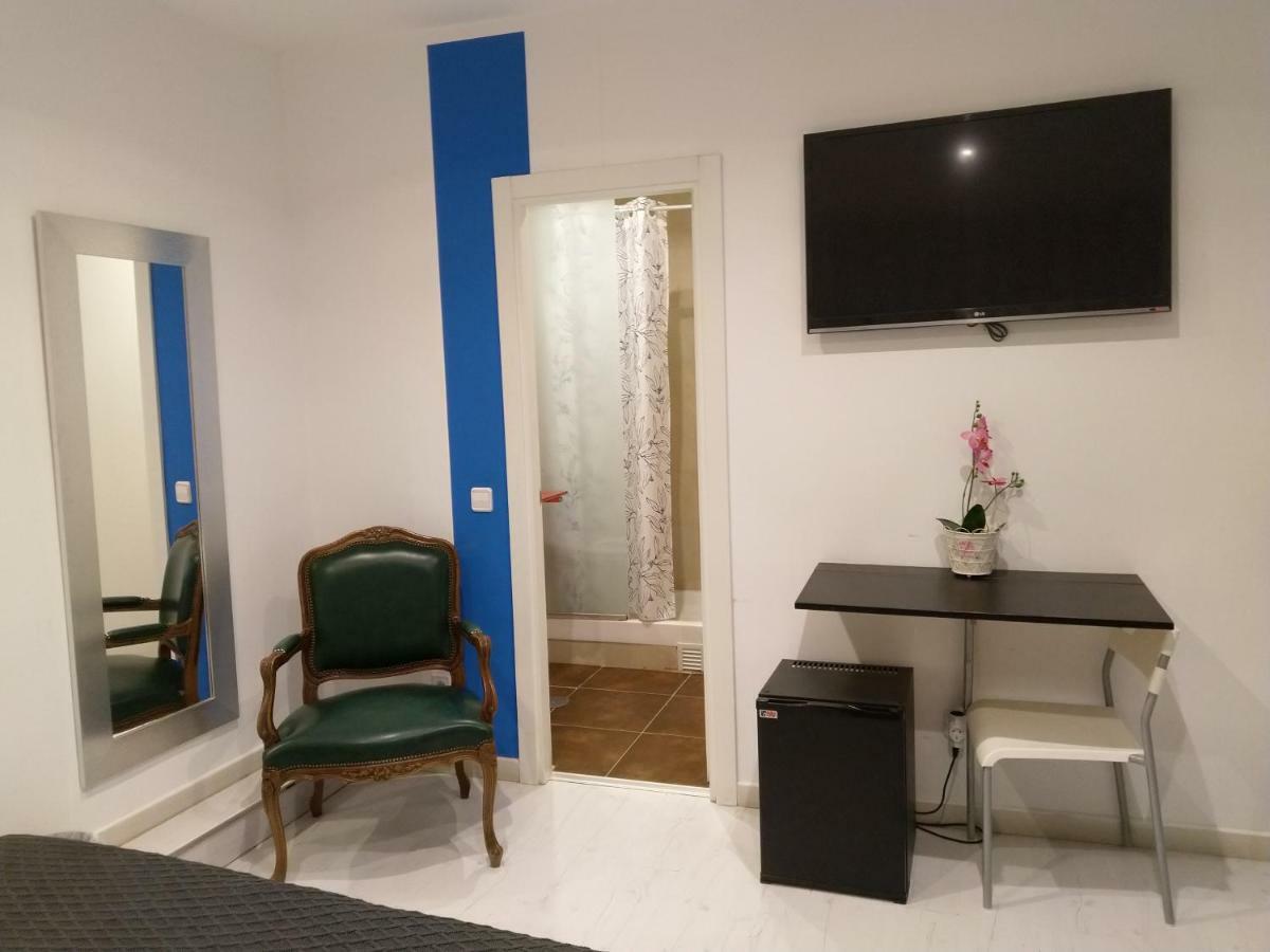 Hostal Mendoza Madrid Buitenkant foto